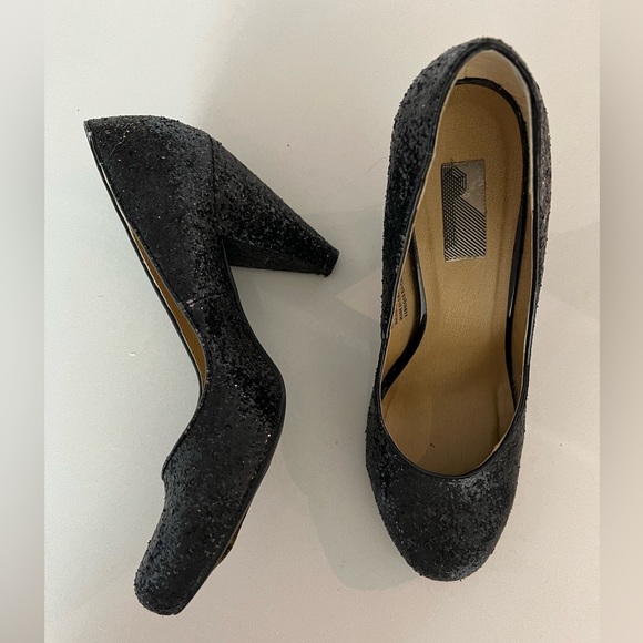 OU 3 inch Glitter Heels - Picture 2 of 3